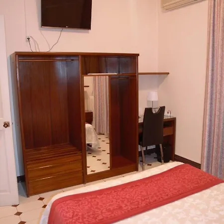 Suis Hotell 3*
